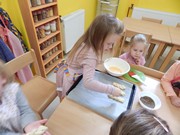 Pečeme ve školce - od zrníčka po rohlík